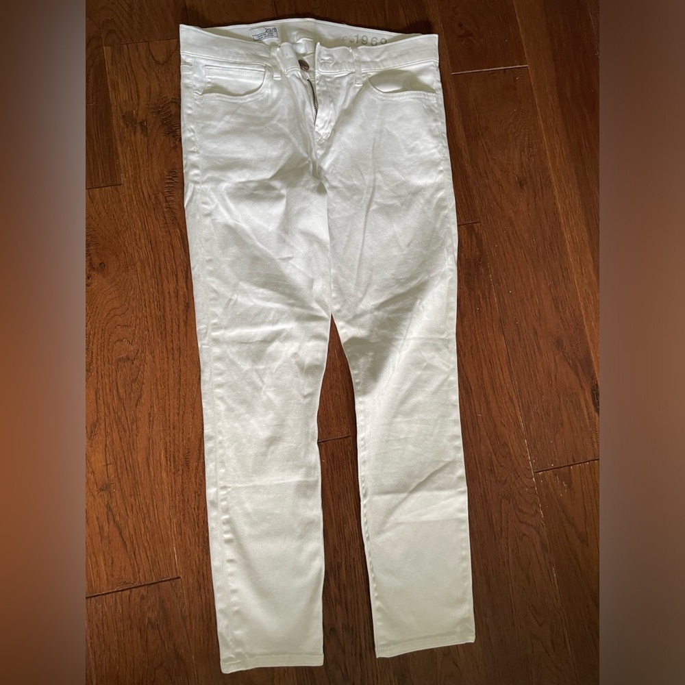 Gap 1969 white Jean, size 8 US